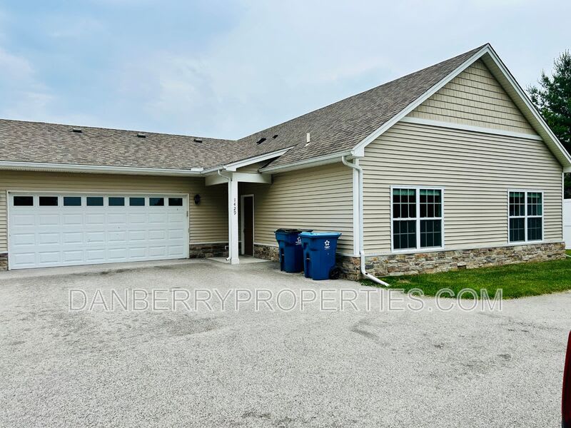 1429 River Park Lane