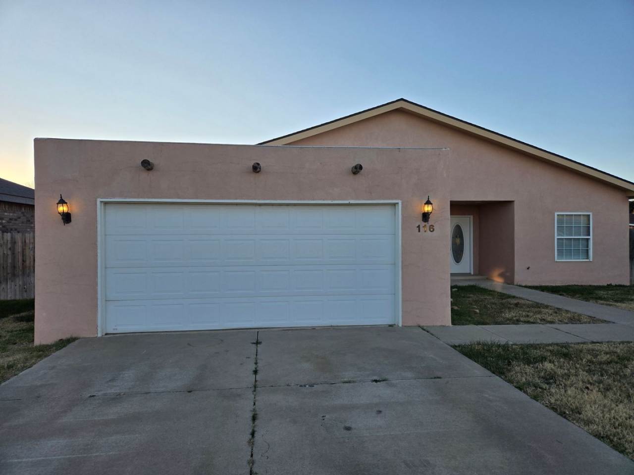 3 Bed 2 Bath Home Available NOW!