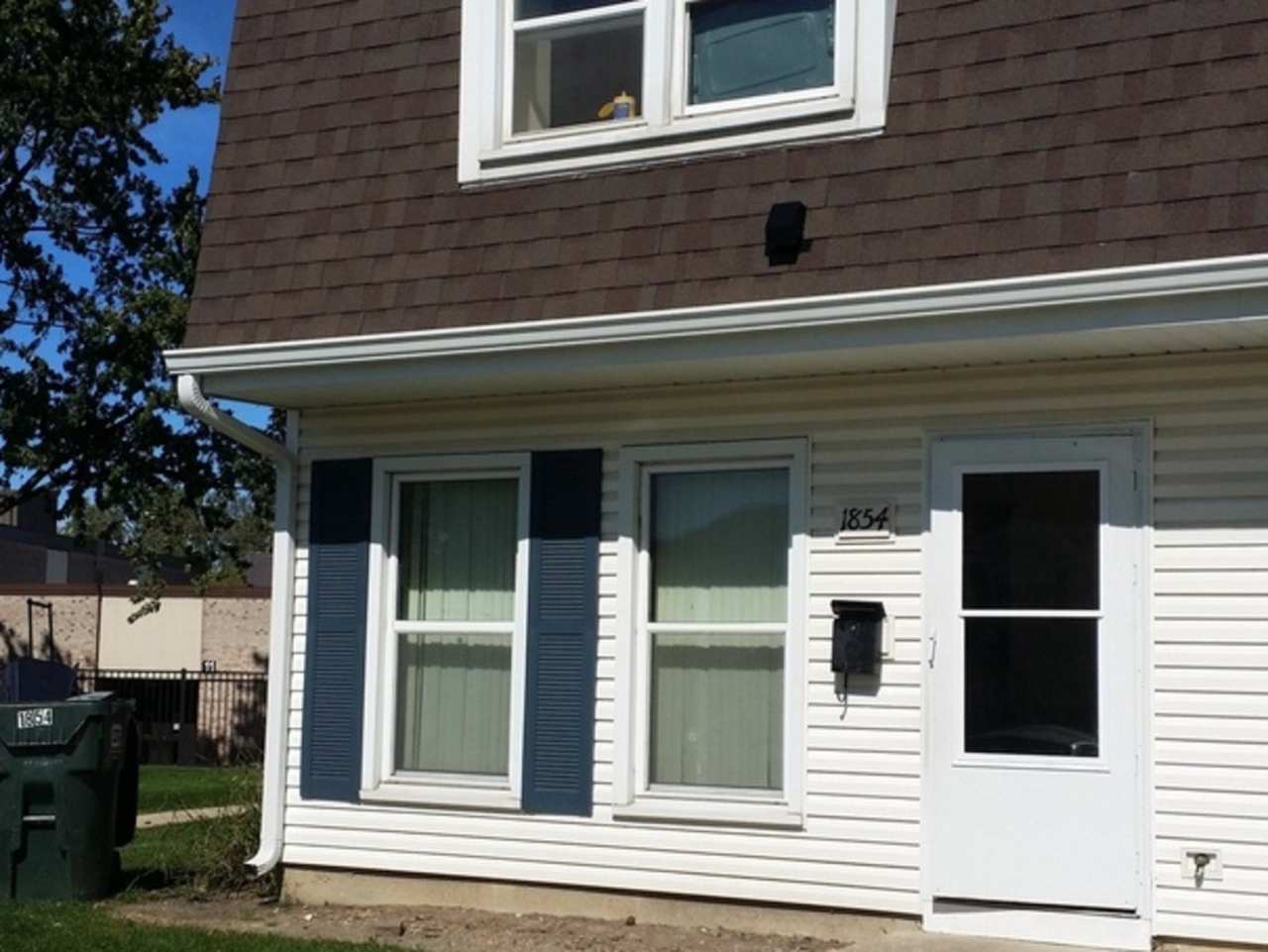 1854 JAMESTOWN Circle