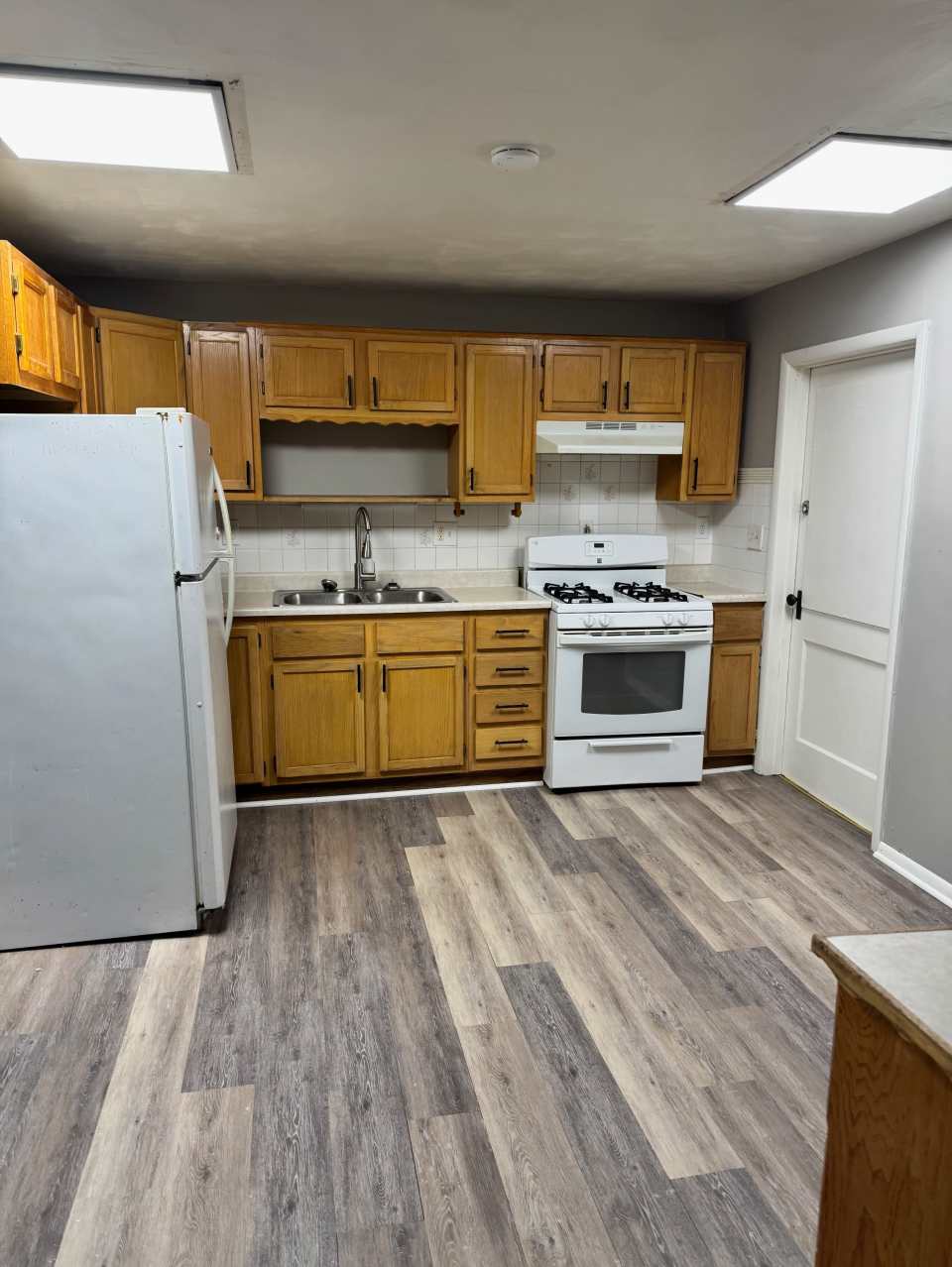 1213 North Main Street - Upper