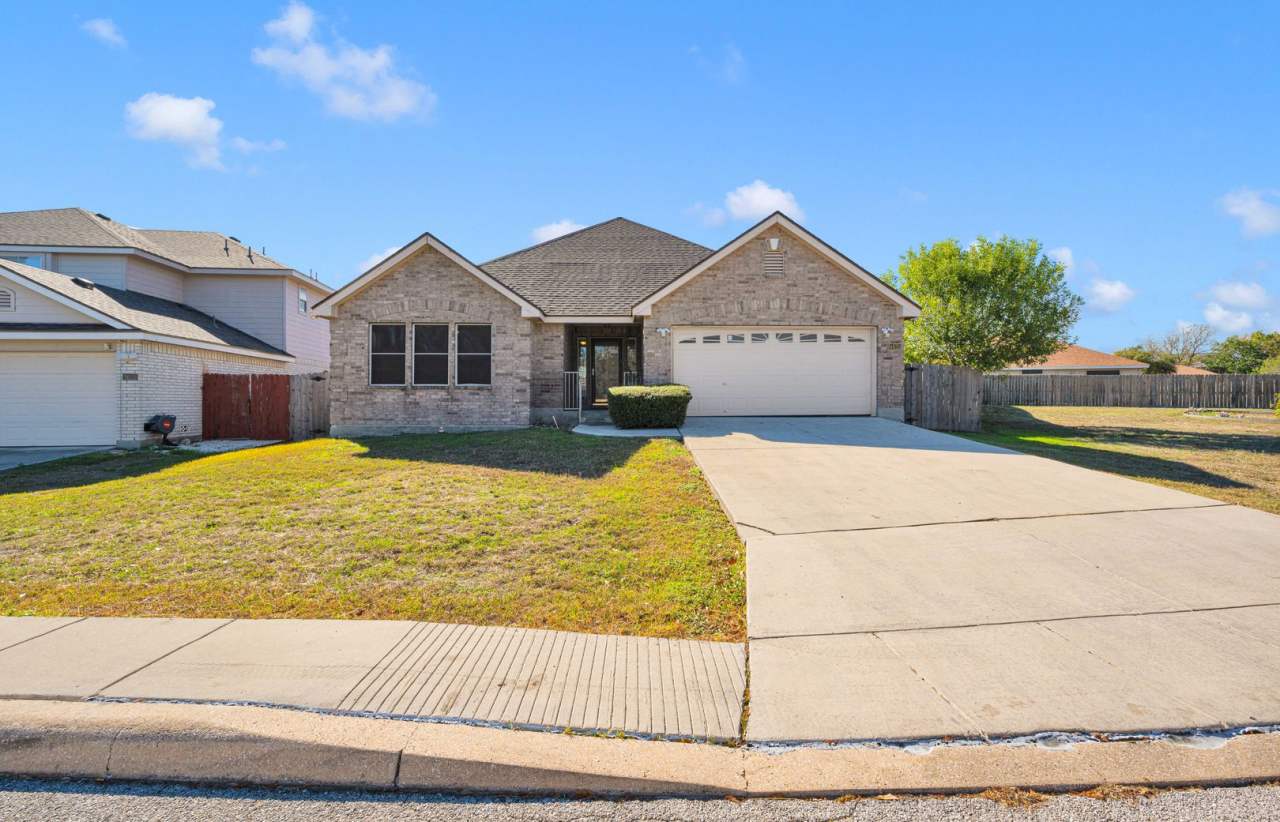 Charming 4-Bedroom Home in a Gated Community- Near Randolph AFB and JB Ft Sam Houston!