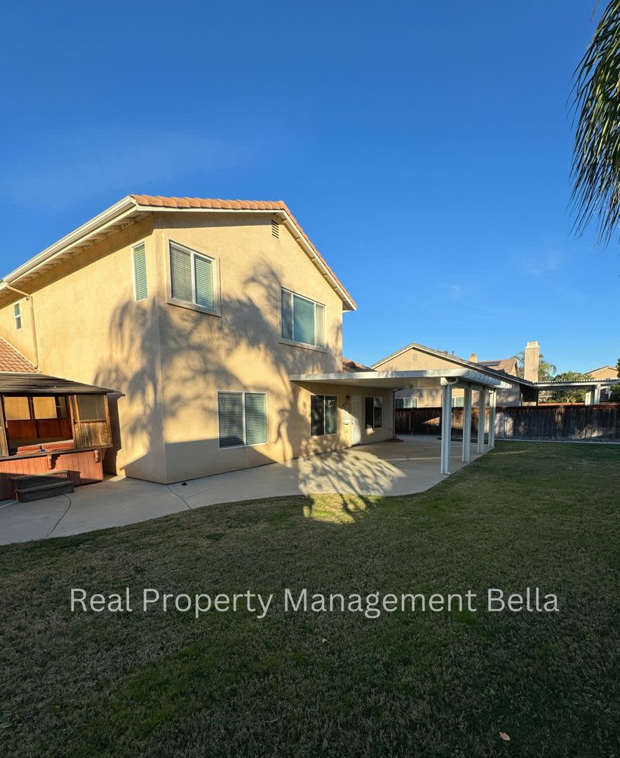 Welcome to 5355 Ravenstone Dr, a captivating residence nestled in the heart of Hemet