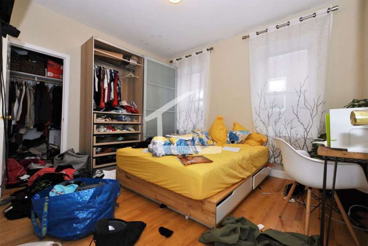 $1k Utilities Rebate Promo! Fab Apt near BU in ideal Location! 2 Full baths, XL rooms  back porch!