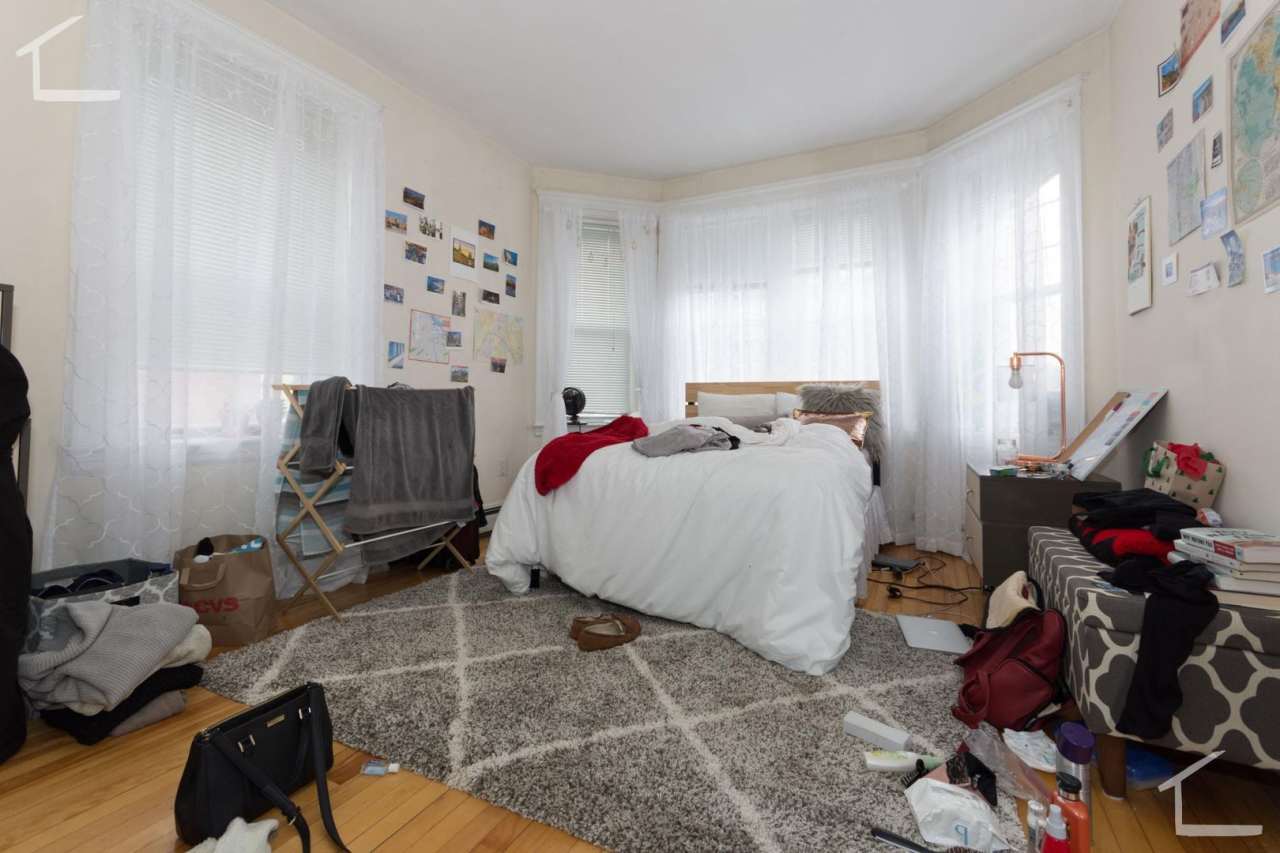 HOT BROOKLINE LISTING!!!!!