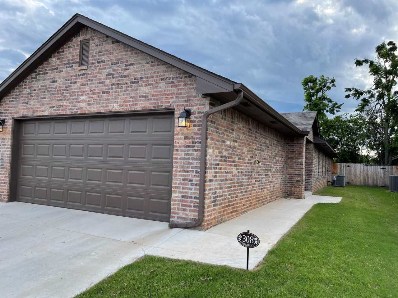 Walk to downtown Edmond! 3 bed 2 bath 2 car garage, Cul-de-sac street with low traffic, walking track, close to all Edmond offerings!