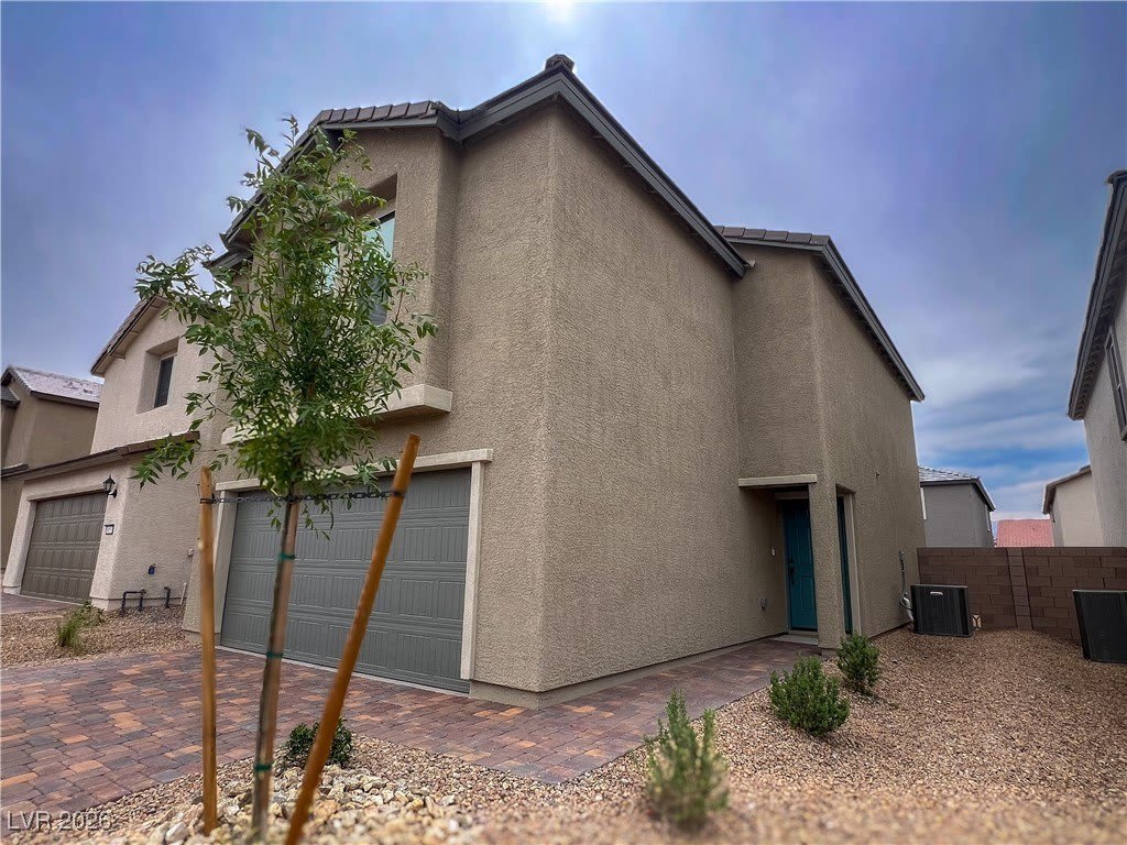 6053 Swift Lariat Street