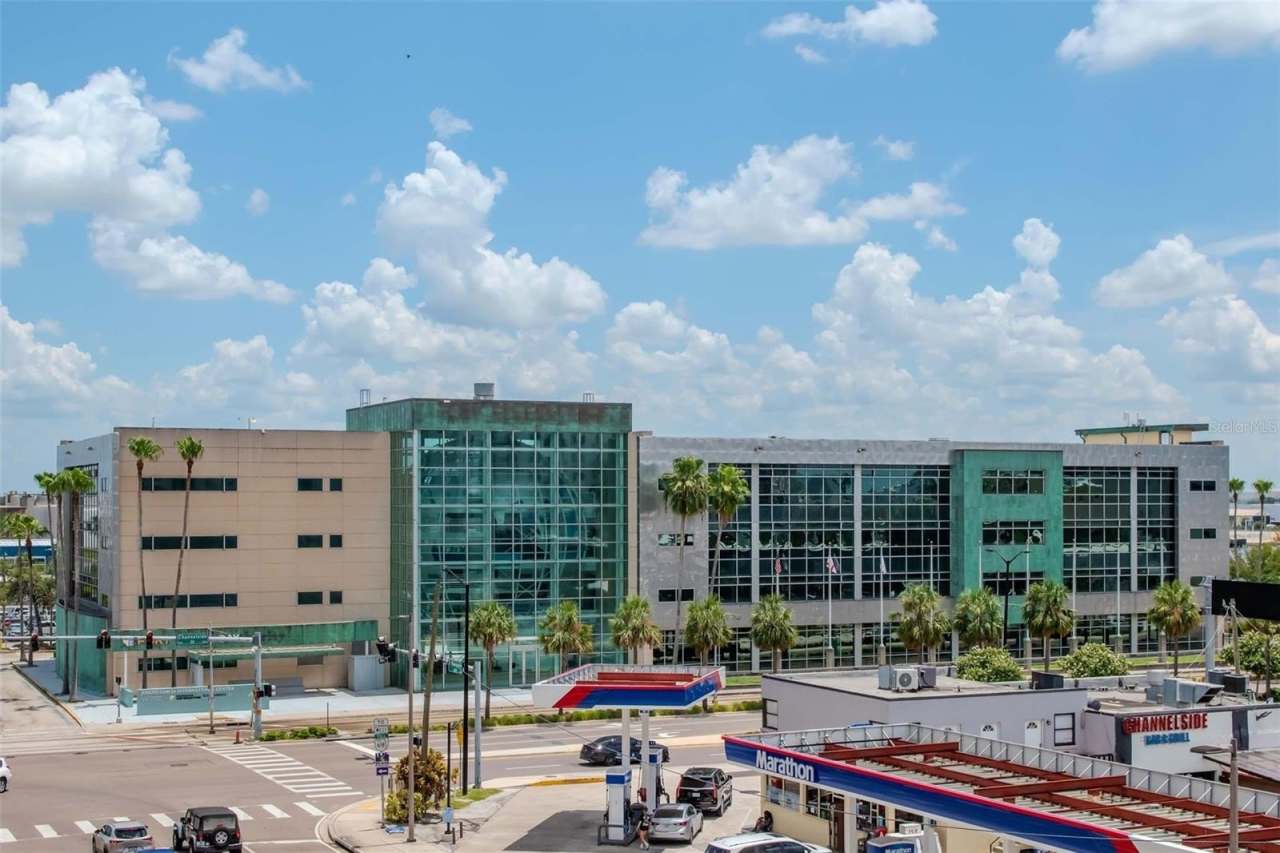 1208 E KENNEDY BOULEVARD