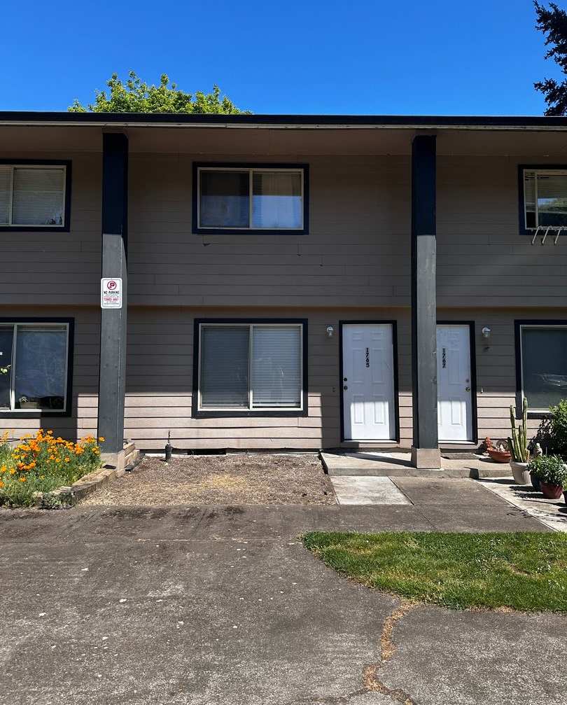 2 Bedroom 1 Bath Townhouse