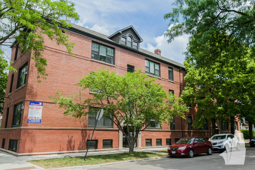 1952 West Nelson Street