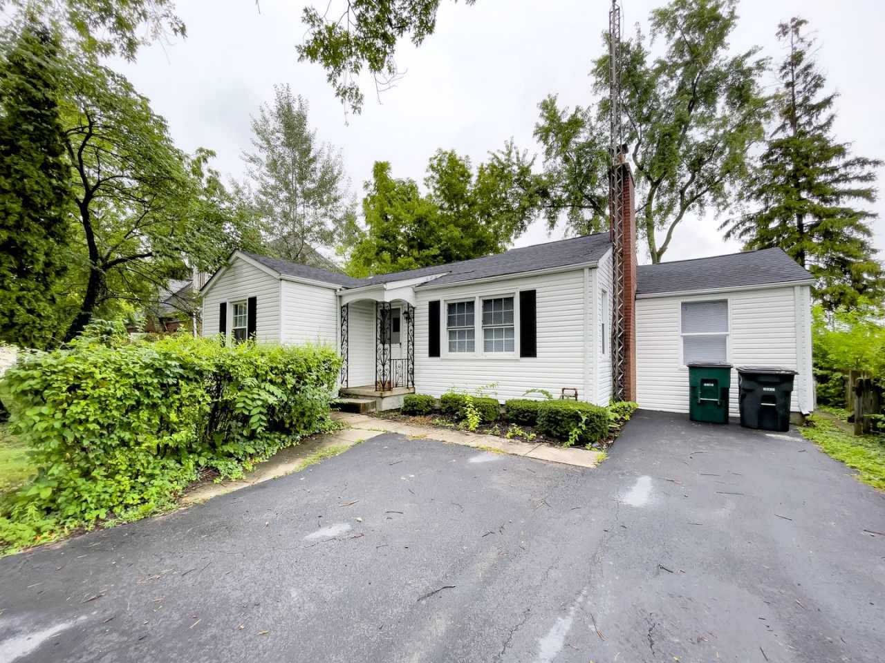 PRELEASING for AUGUST! Near to Campus