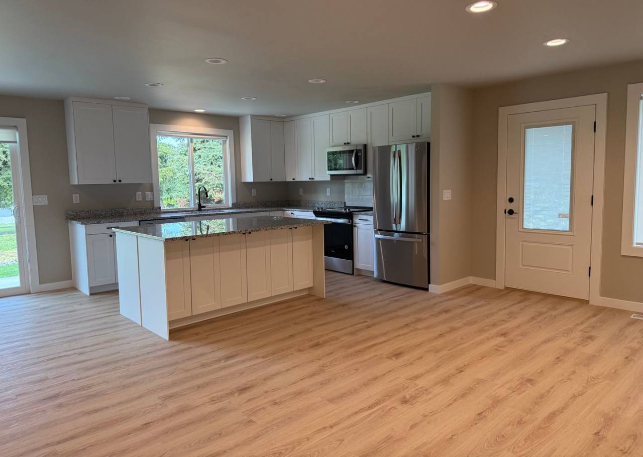 Fully Remodeled Rambler with Golf Course Views!