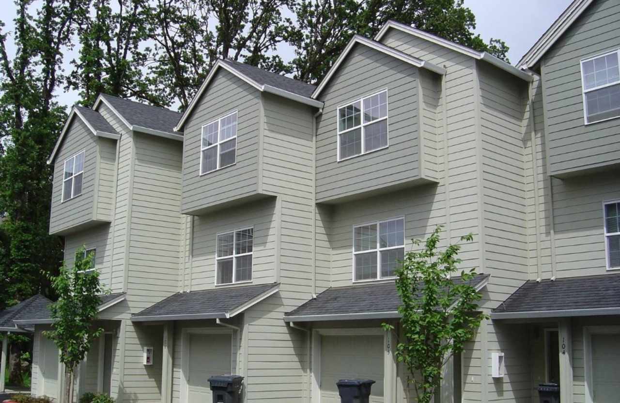 Location Location Location ~2 Bedroom 2.5 bath near OSU!