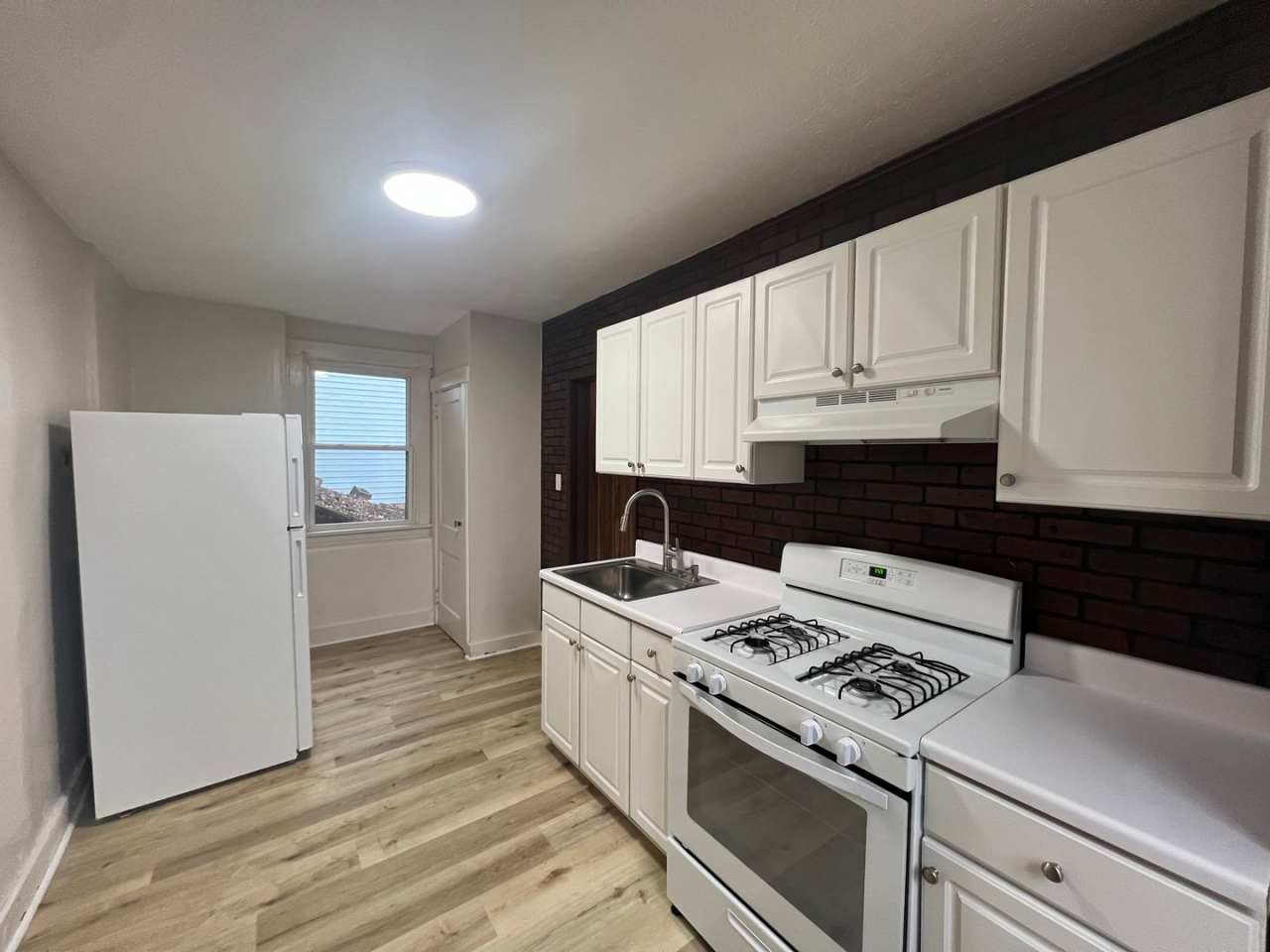 Updated 2.5 Bedroom/ 1 Bath in Troy Hill