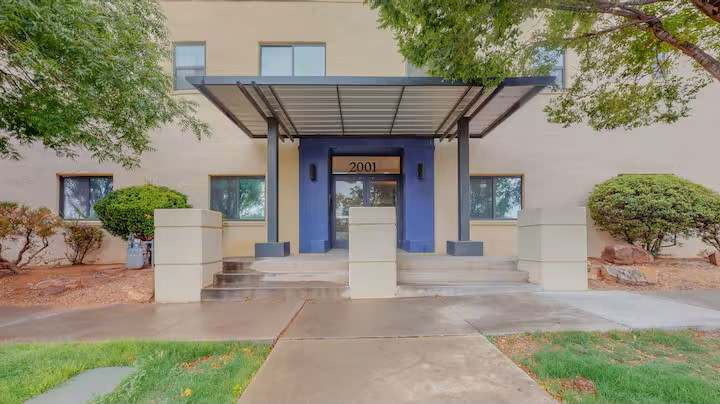 2001 Gold Ave SE Apt 7