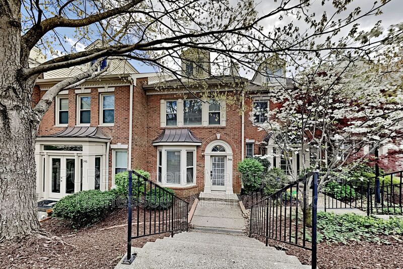 344 Ardsley Place