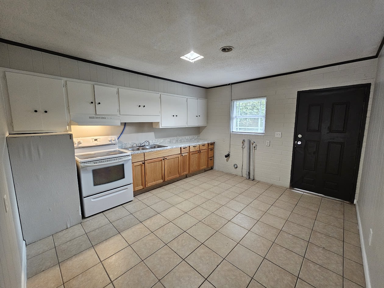 1614 Waring Road Northwest - 3