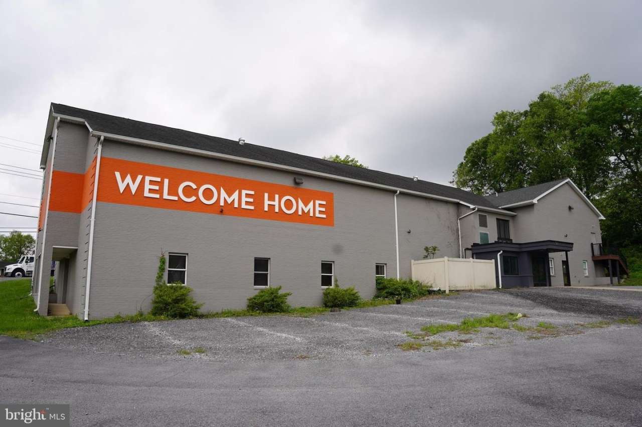 7595 MARTINSBURG PIKE #D