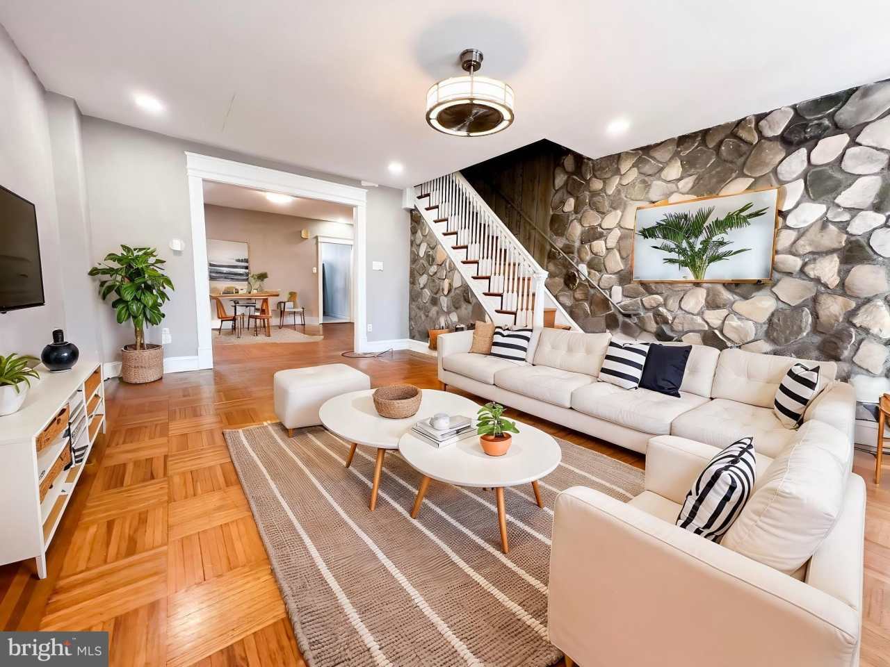 7355 WOOLSTON AVENUE