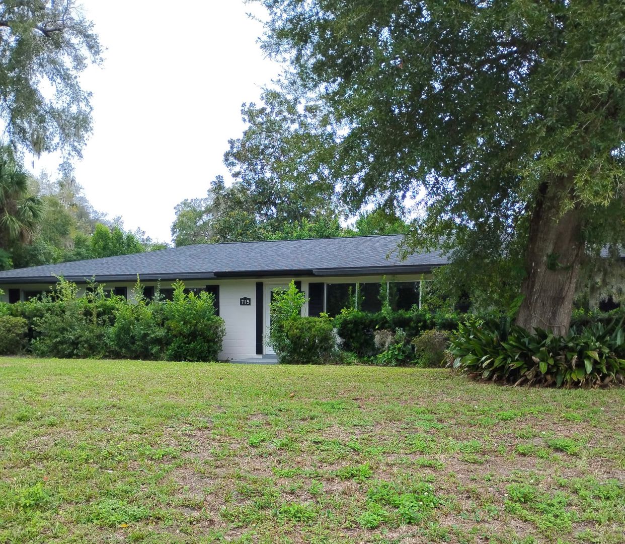 Upgraded 4 Bedroom in Deland - Available Now!