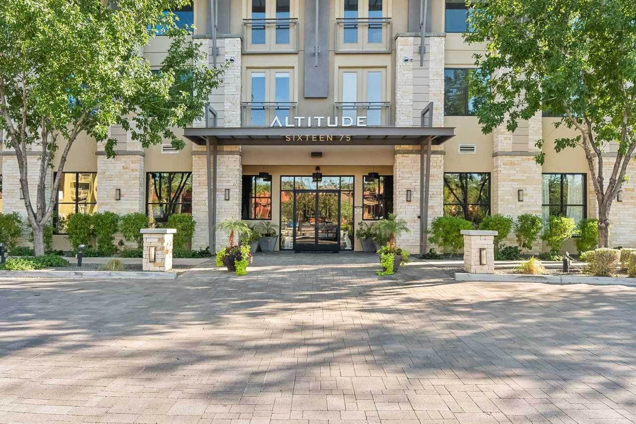 Altitude Sixteen 75