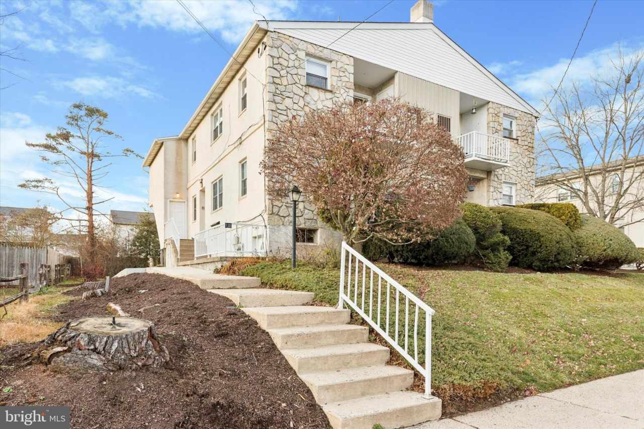 720 WILLOW Street unit: B