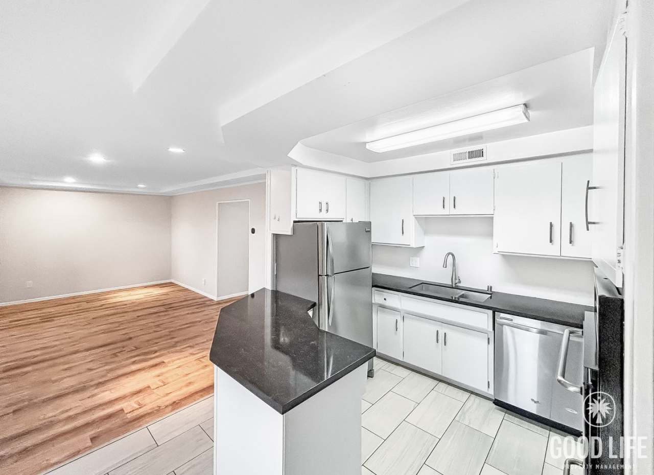 Stunning 2BD/2BA W/ Updated Kitchen, A/C, and Reserved Parking in La Mesa!