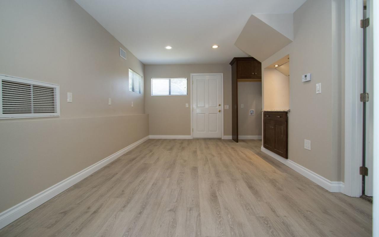 2 Bedroom, 1 Bath with view of the Bay in charming Cuesta by the Sea