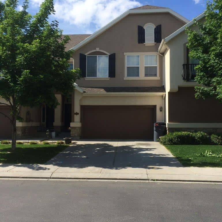 Pet friendly 3 bed/2.5 bath for Rent in Bluffdale!