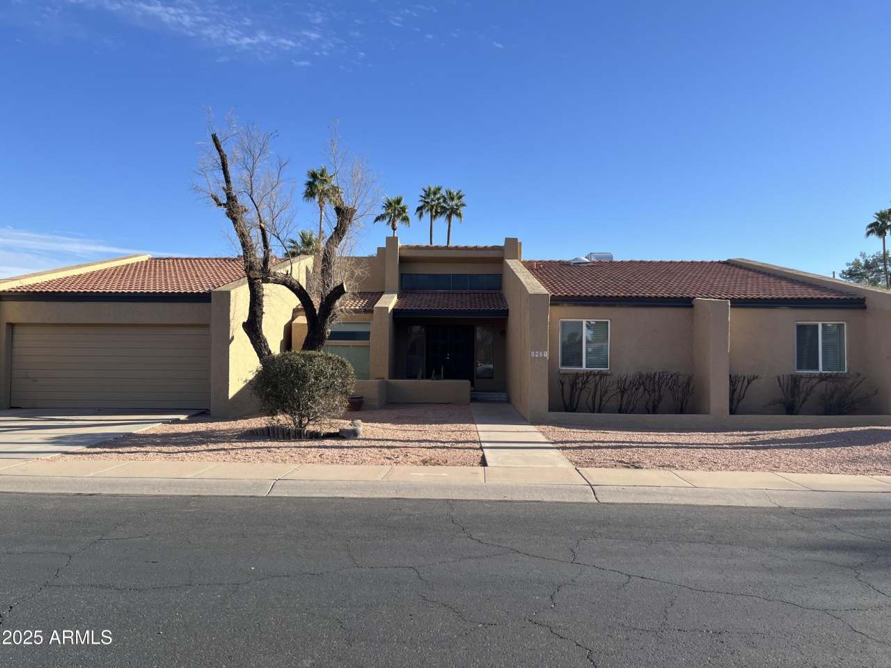 1923 W NOPAL Circle