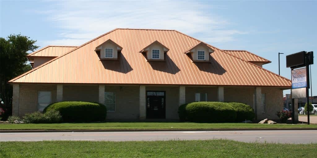 1601 W Henderson