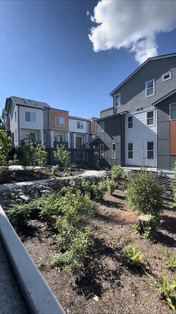 14527 1st Avenue Northeast