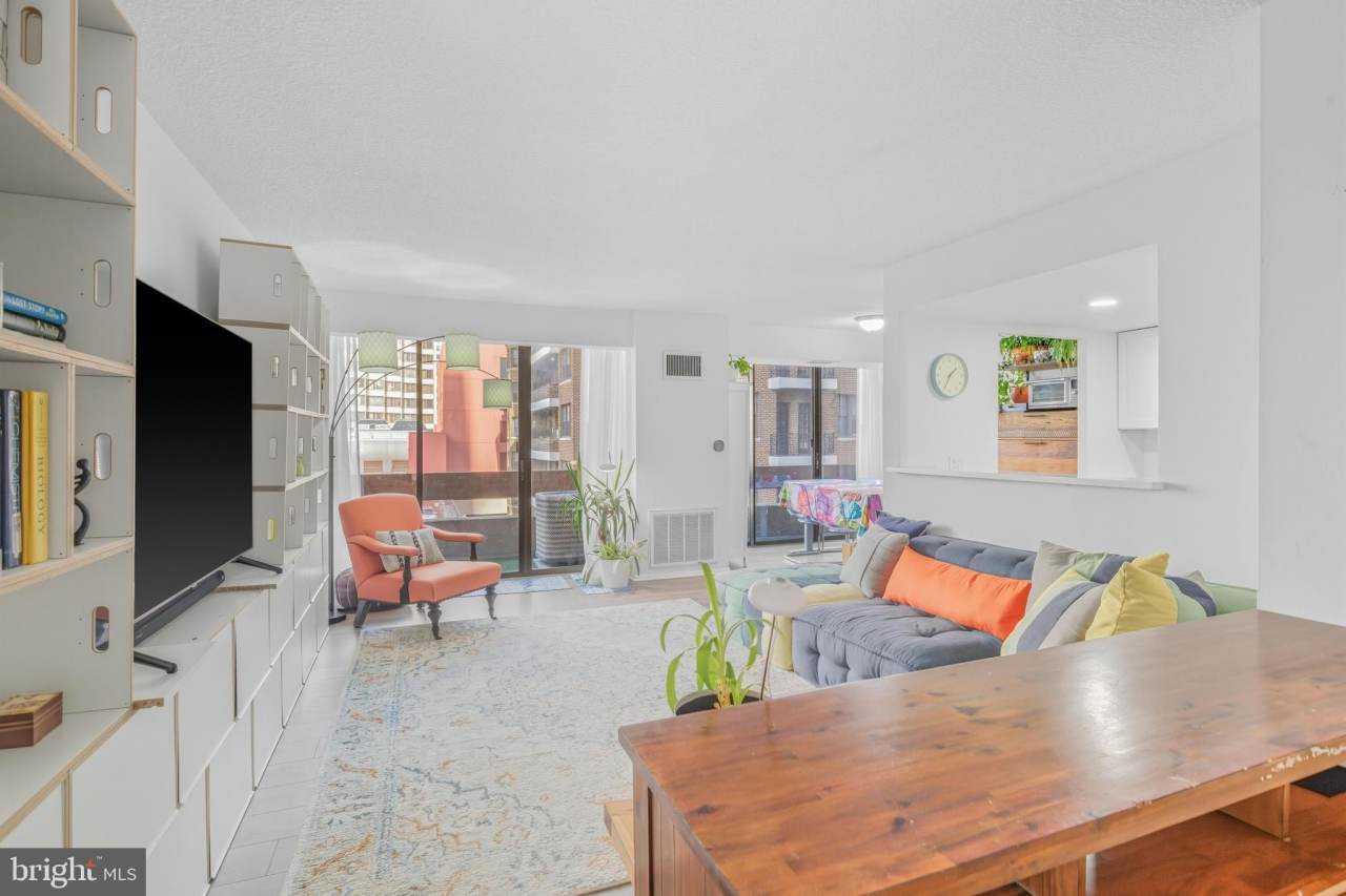 1326-42 SPRUCE Street unit: 805