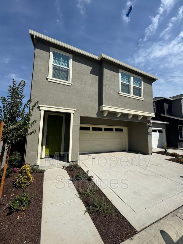 867 Lake Park Circle