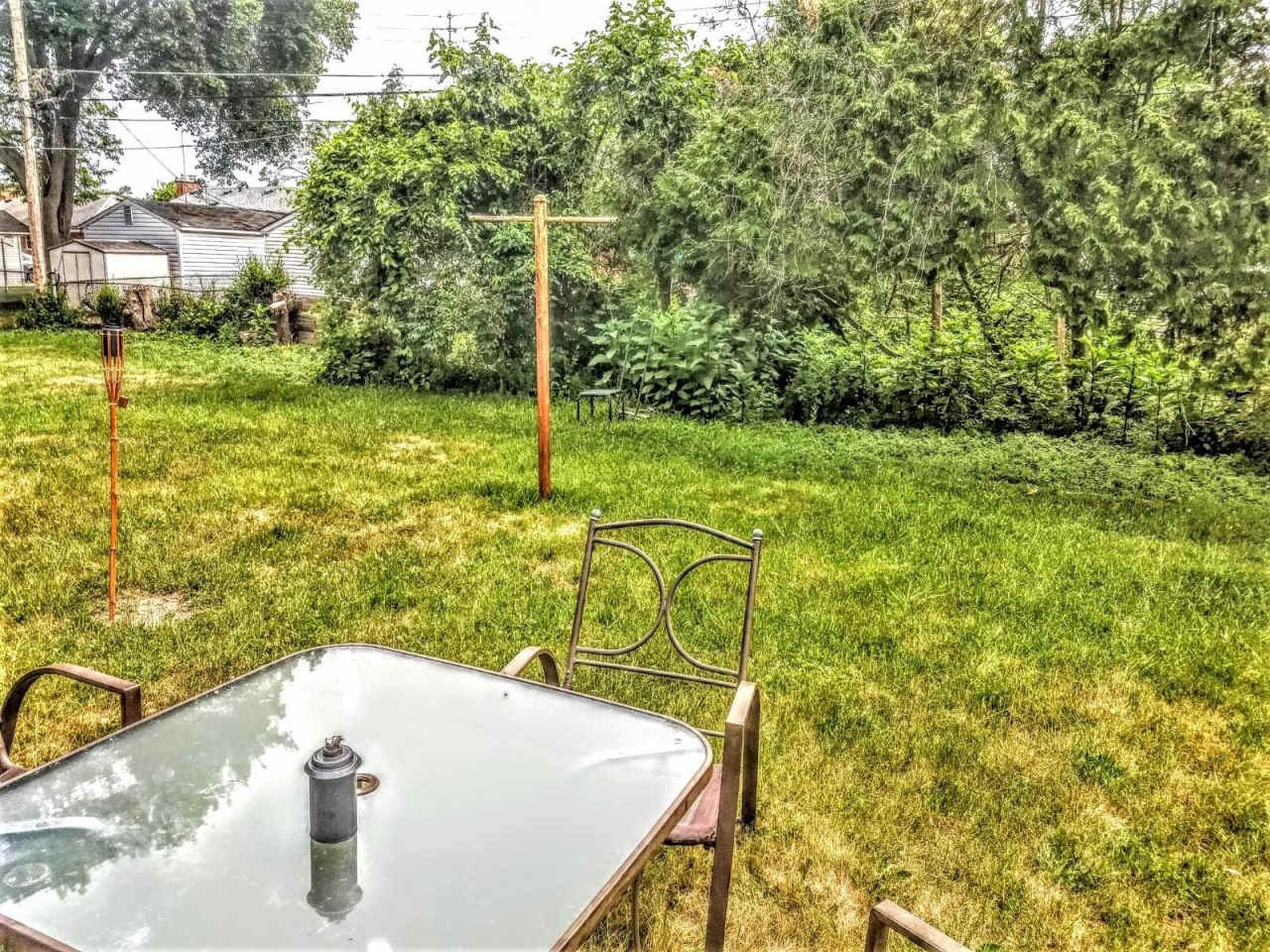 9906 Shadyside Street