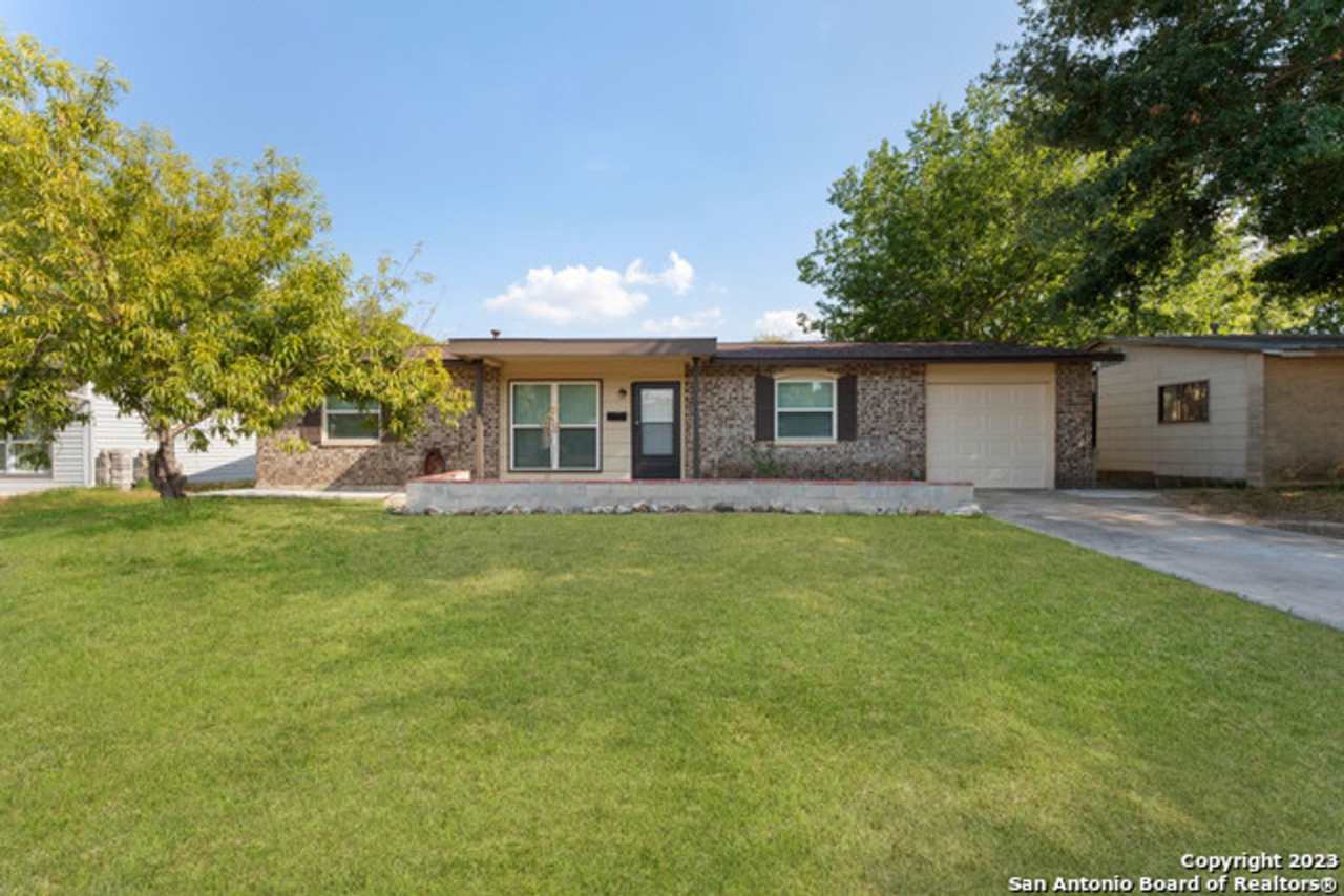 Welcome to 626 Aviation Ave!