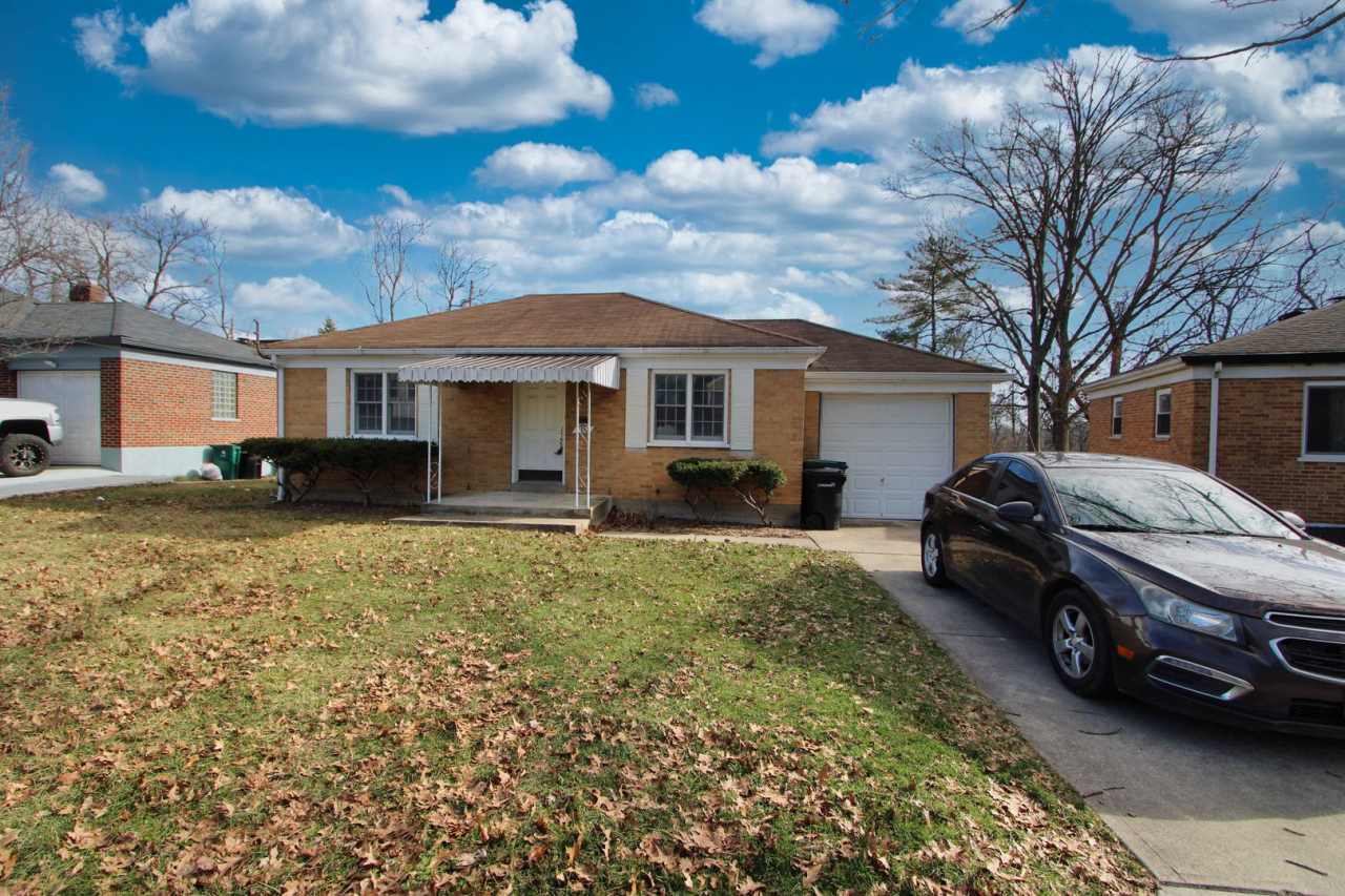 2 Bed 1 Bath House with a Finished Basement!