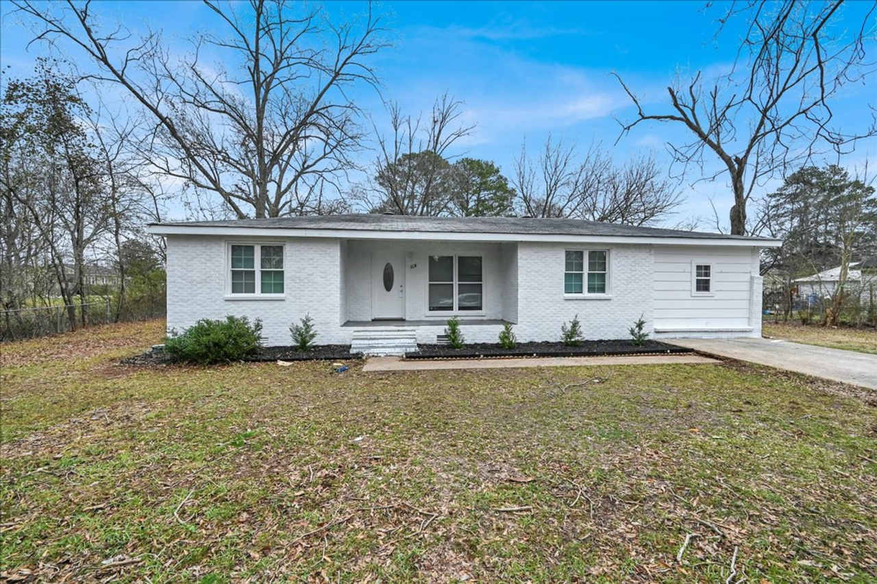 Charming 3-Bedroom 1.5 Bathroom Home in Decatur, AL – Move-In Ready!