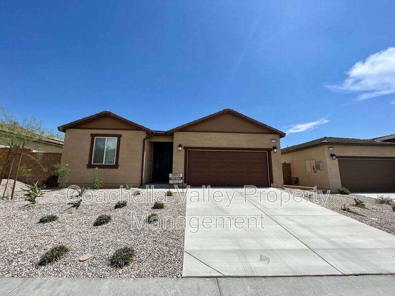 11702 E Crescent Drive