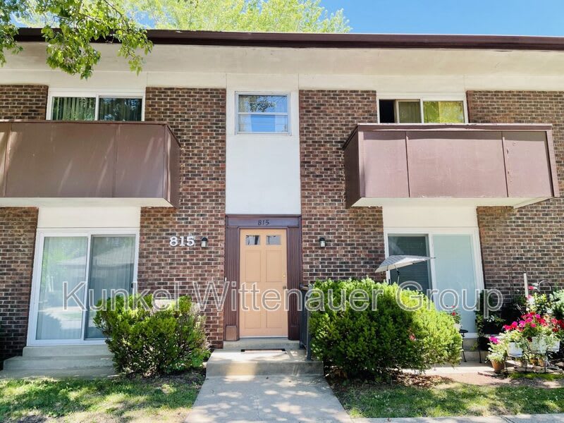 815-23 Laurel Street