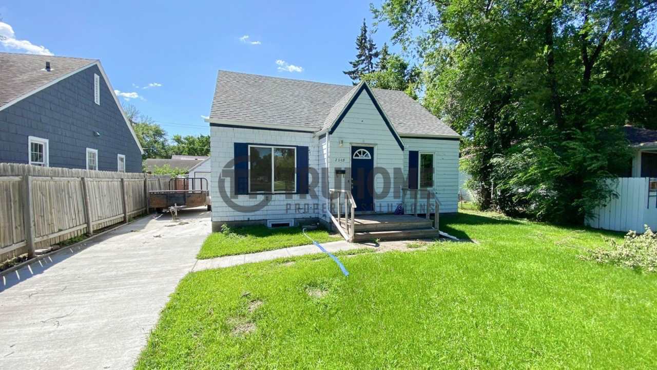 Spacious 5-Bedroom Home – Pet-Friendly and Perfect for Your Family!