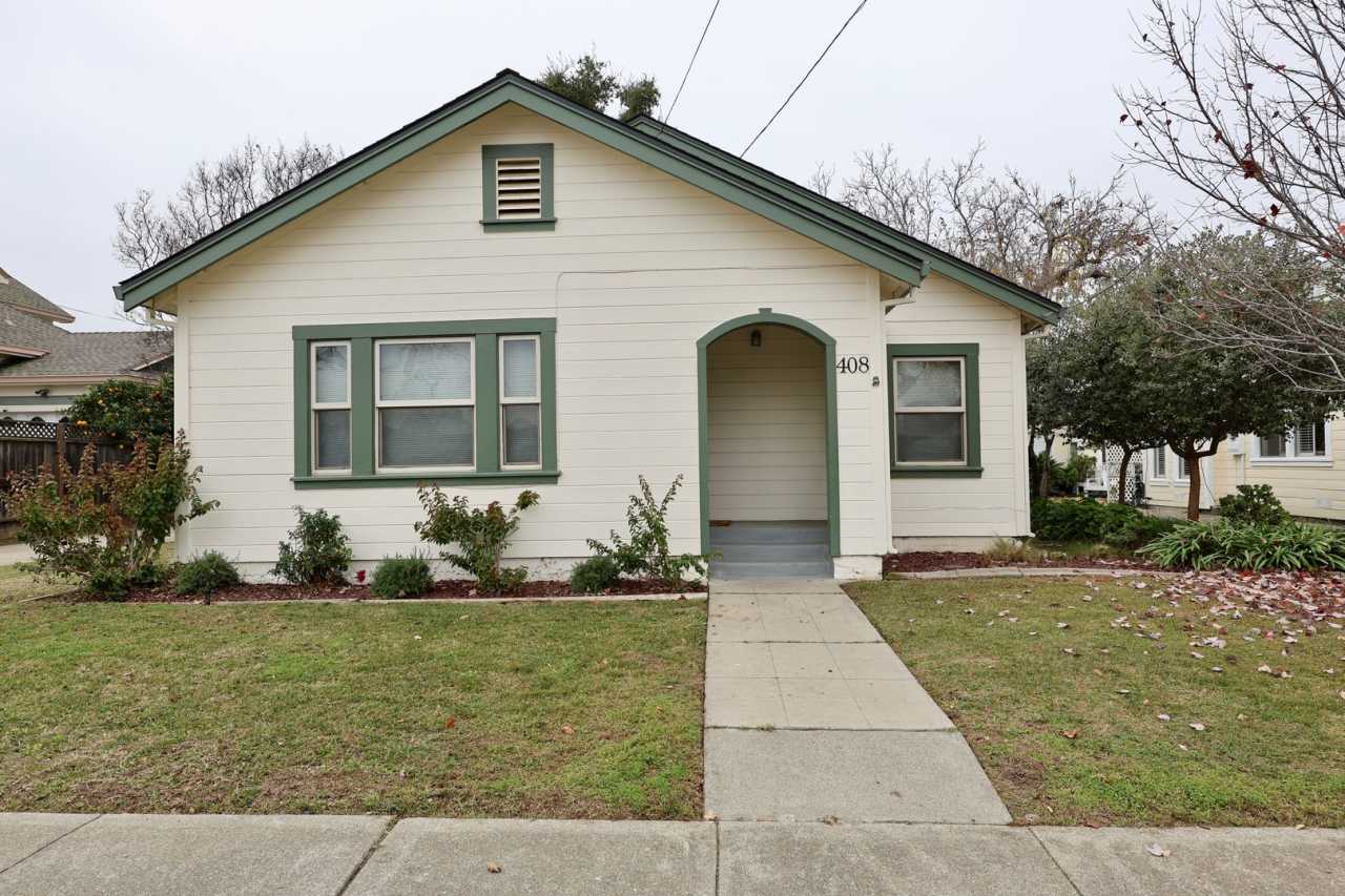 Available Now – Downtown Winters Bungalow