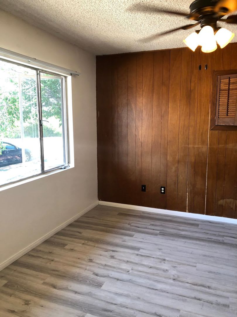 5 bed 3 bath w/ POOL and Large rooms