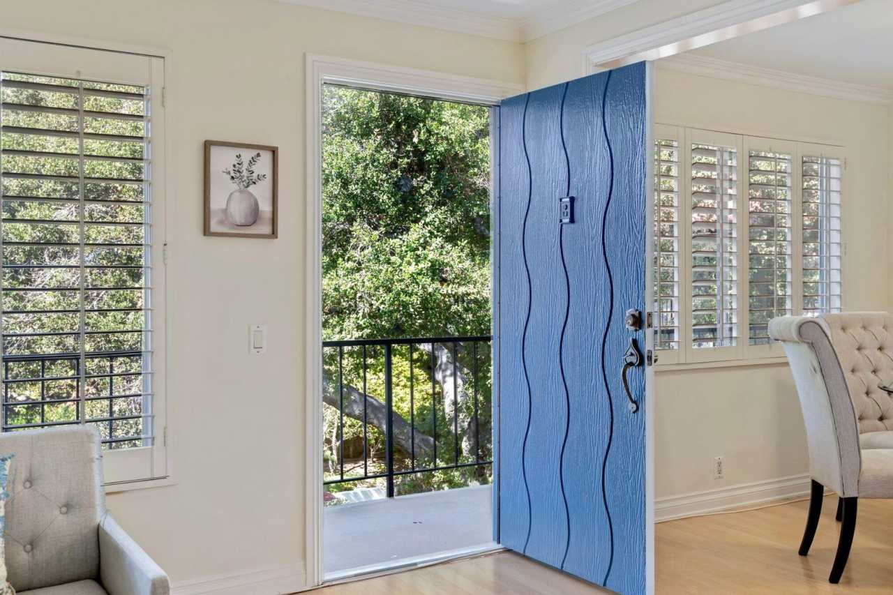 Live the American Riviera Experience!