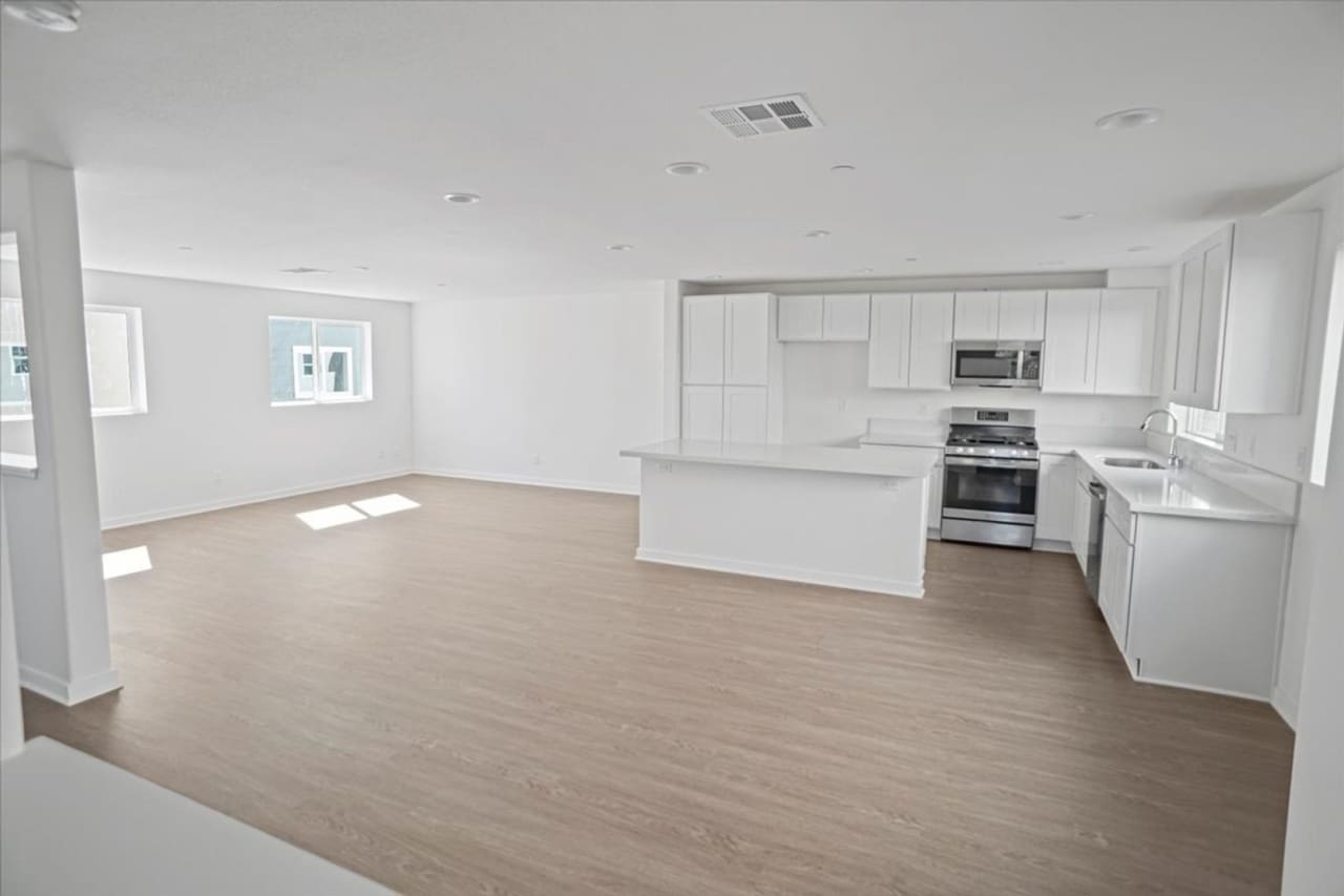 Newly Built 4 Bedroom 3.5 Bath Home in Sylmar