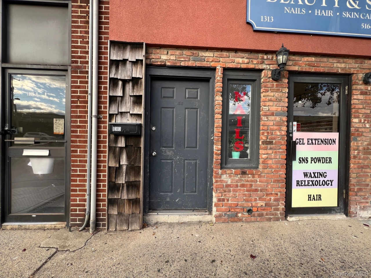 1313 Jericho Turnpike unit: Front Apt