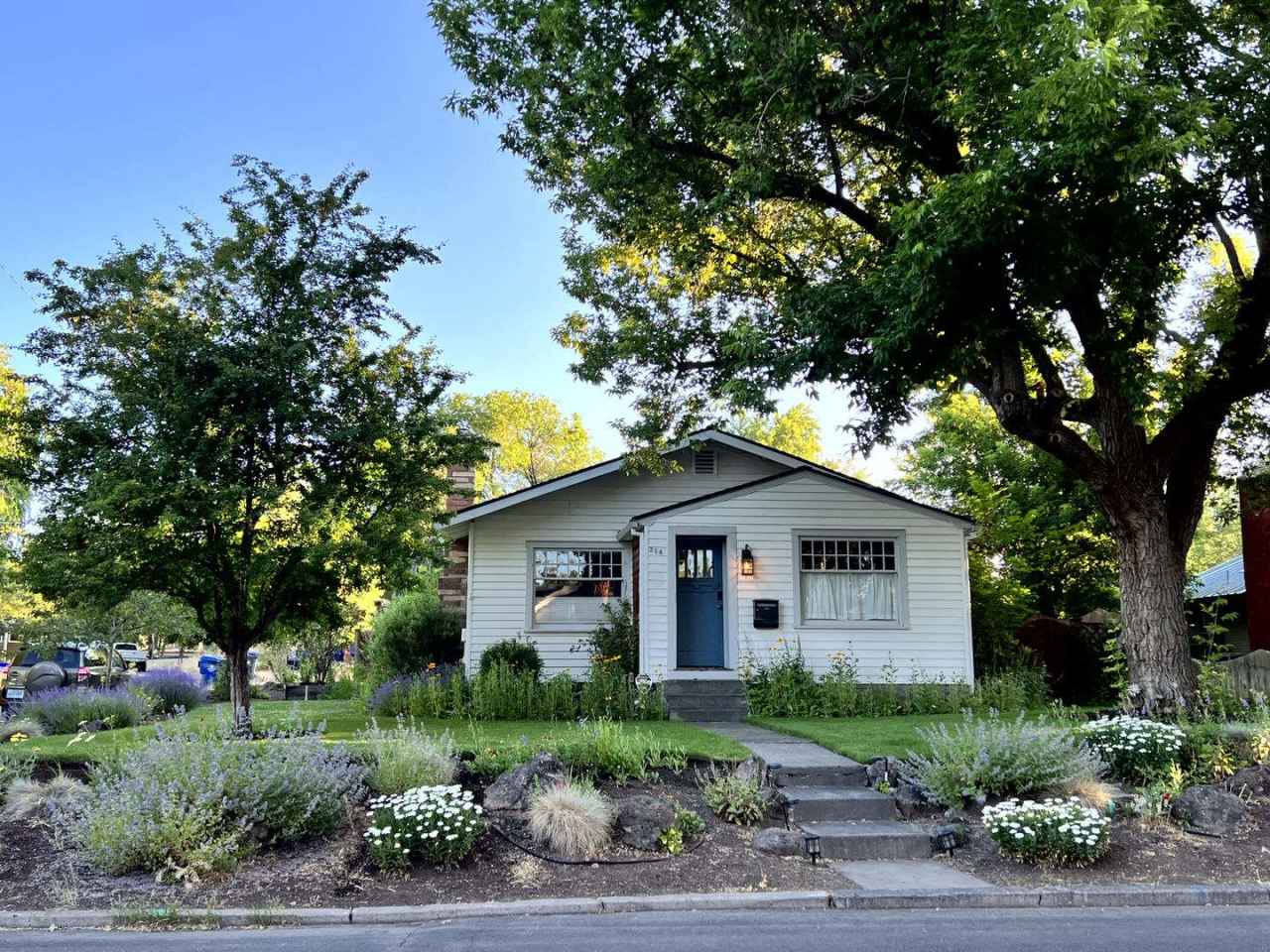 Charming Historical Home, Desirable Downtown Location. Flexible Lease Terms, 30-day Min. All Utilities Incld.