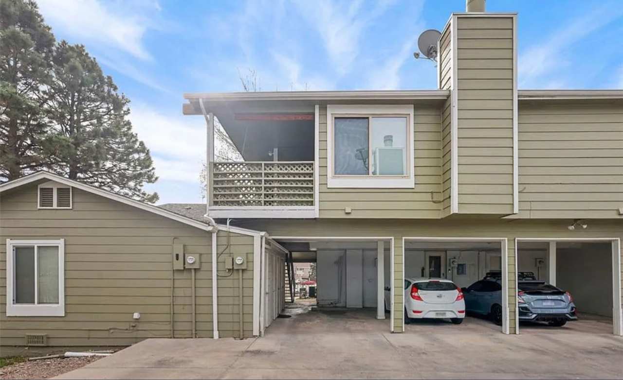 Updated 2 Bedroom CONDO with AC, centrally located