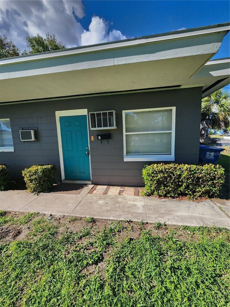 2219 HIGHLAND STREET