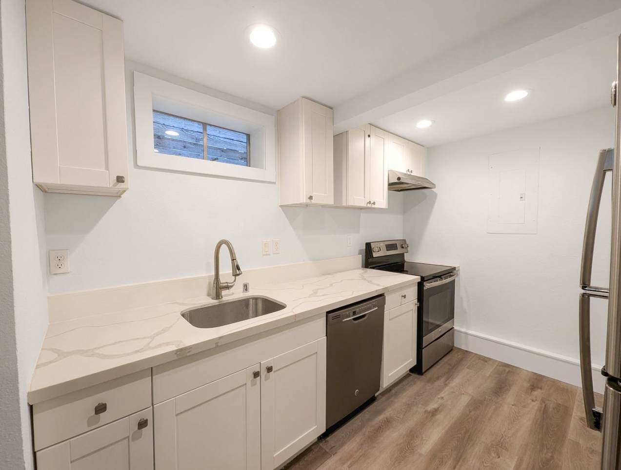 Cozy 1-Bedroom with Bonus Room and Modern Touches in Prime West Seattle Location