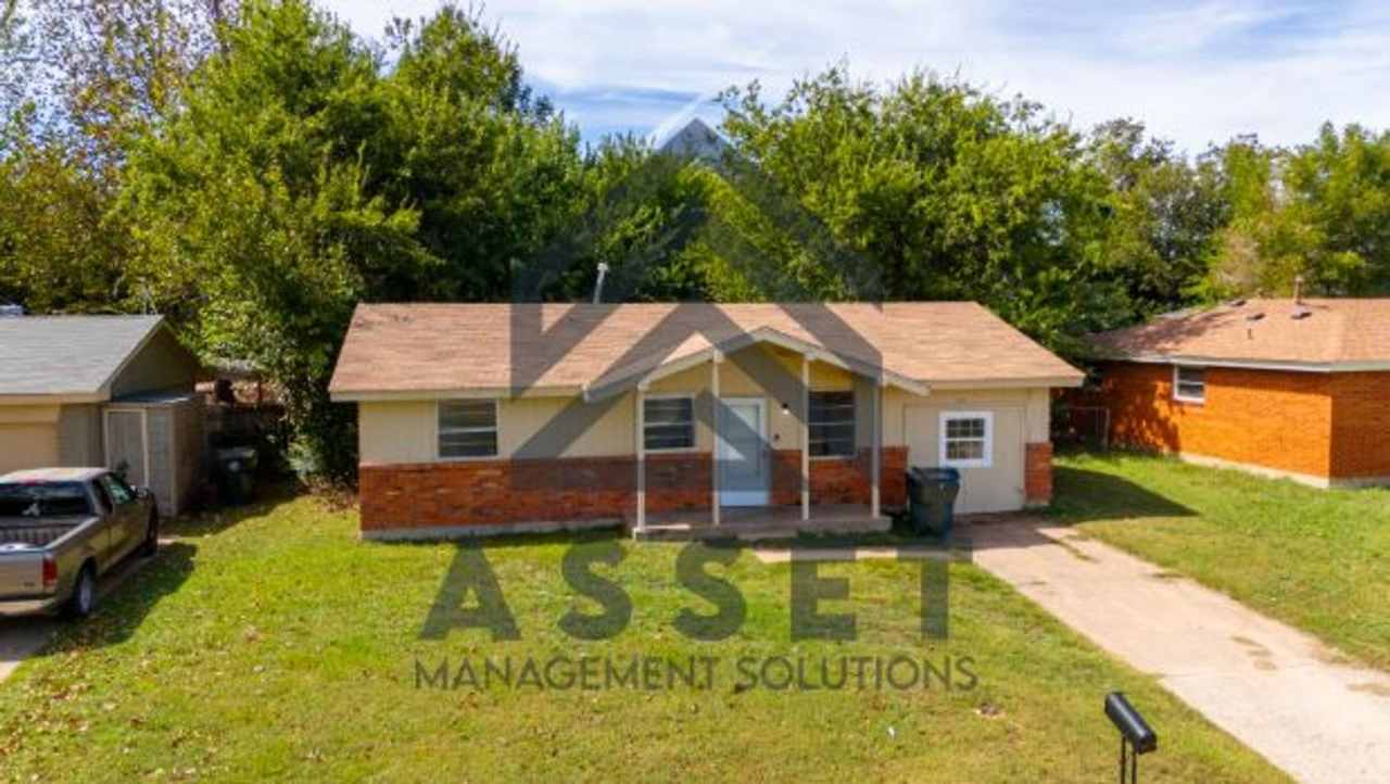 Charming 4-Bedroom Home with Fresh Updates in Midwest City